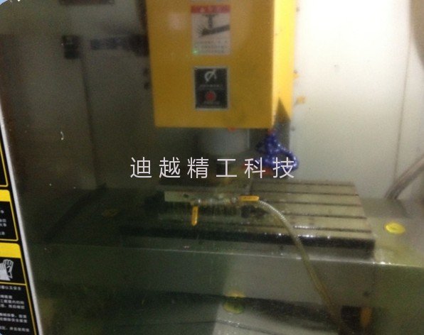 三轴CNC加工中心